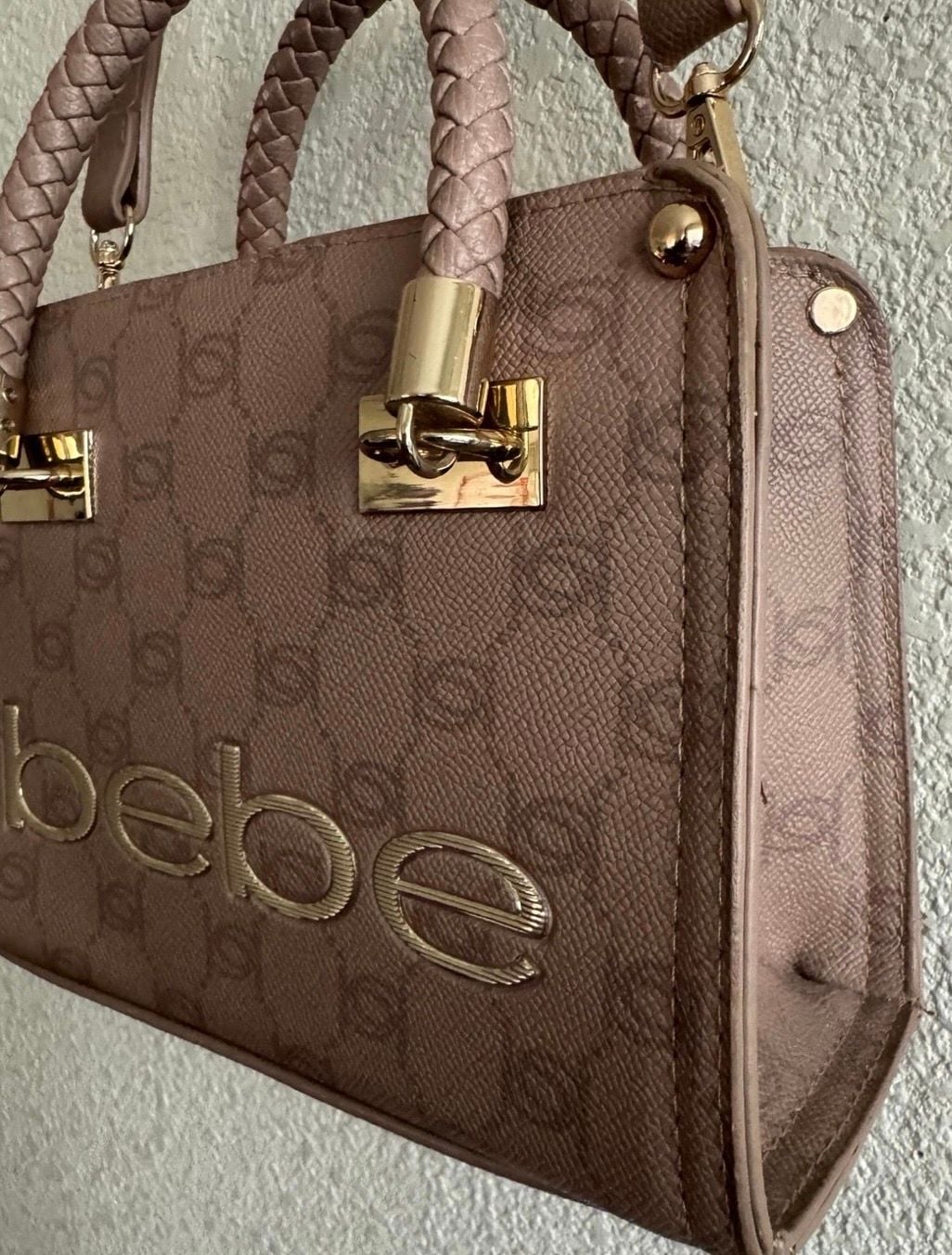 Purse Bundle Red Guess crossbody purse
Pink Bebe mini handbag with shoulder strap Matching red Guess wallet 2