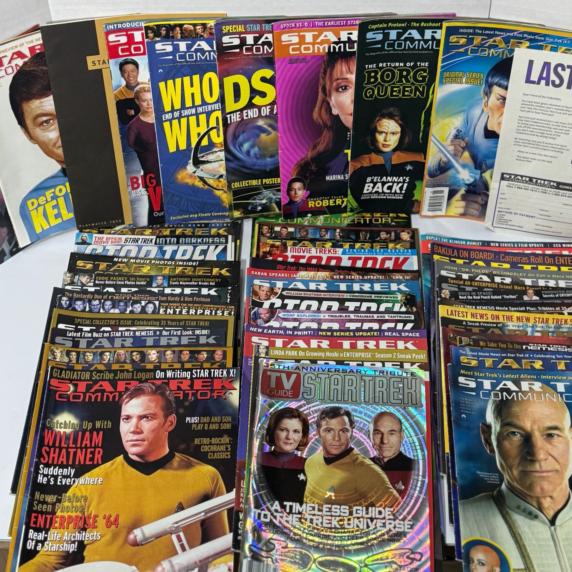 Lot of Vintage Star Trek Communicator Fan Club Magazines, books, calendar 2
