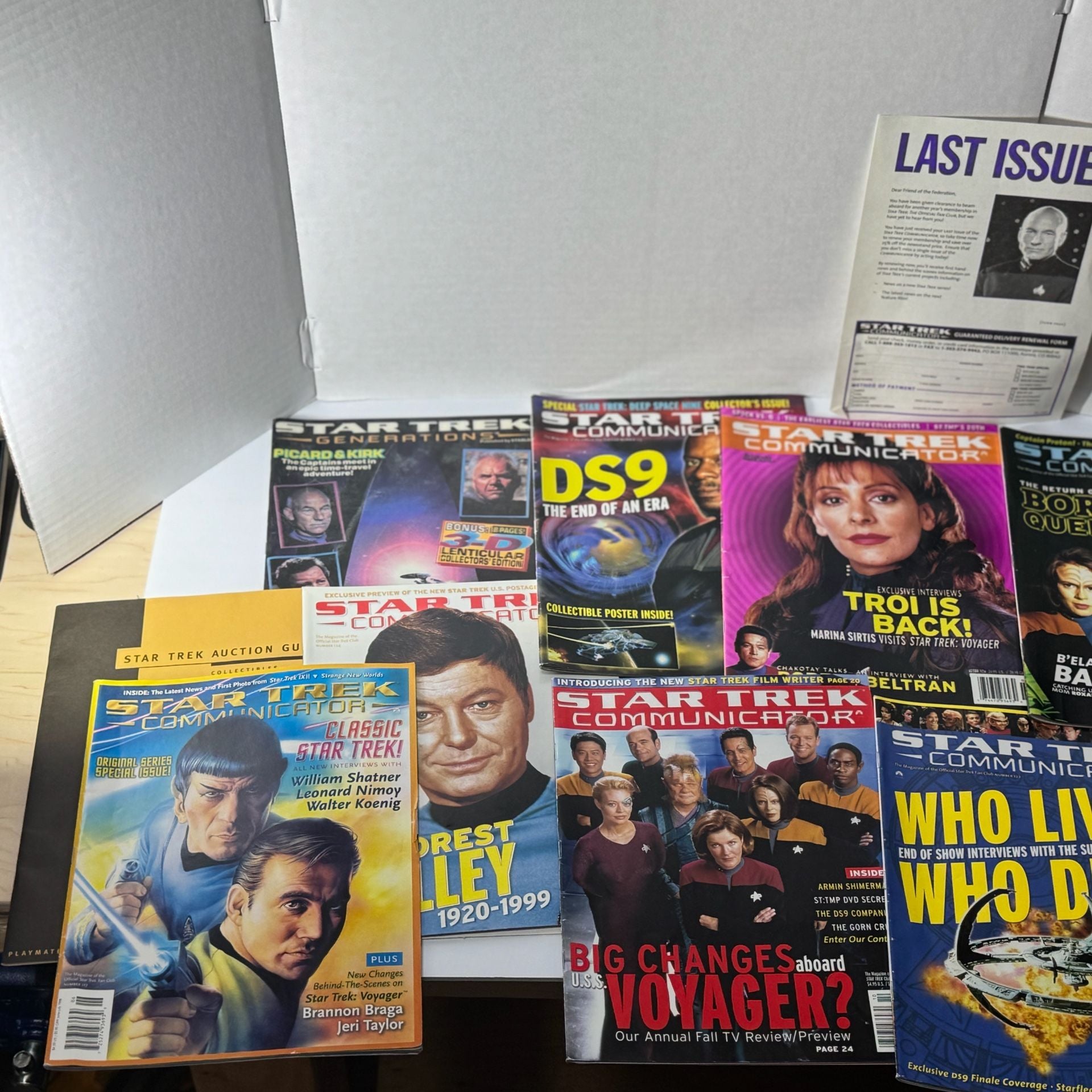 Lot of Vintage Star Trek Communicator Fan Club Magazines, books, calendar 7