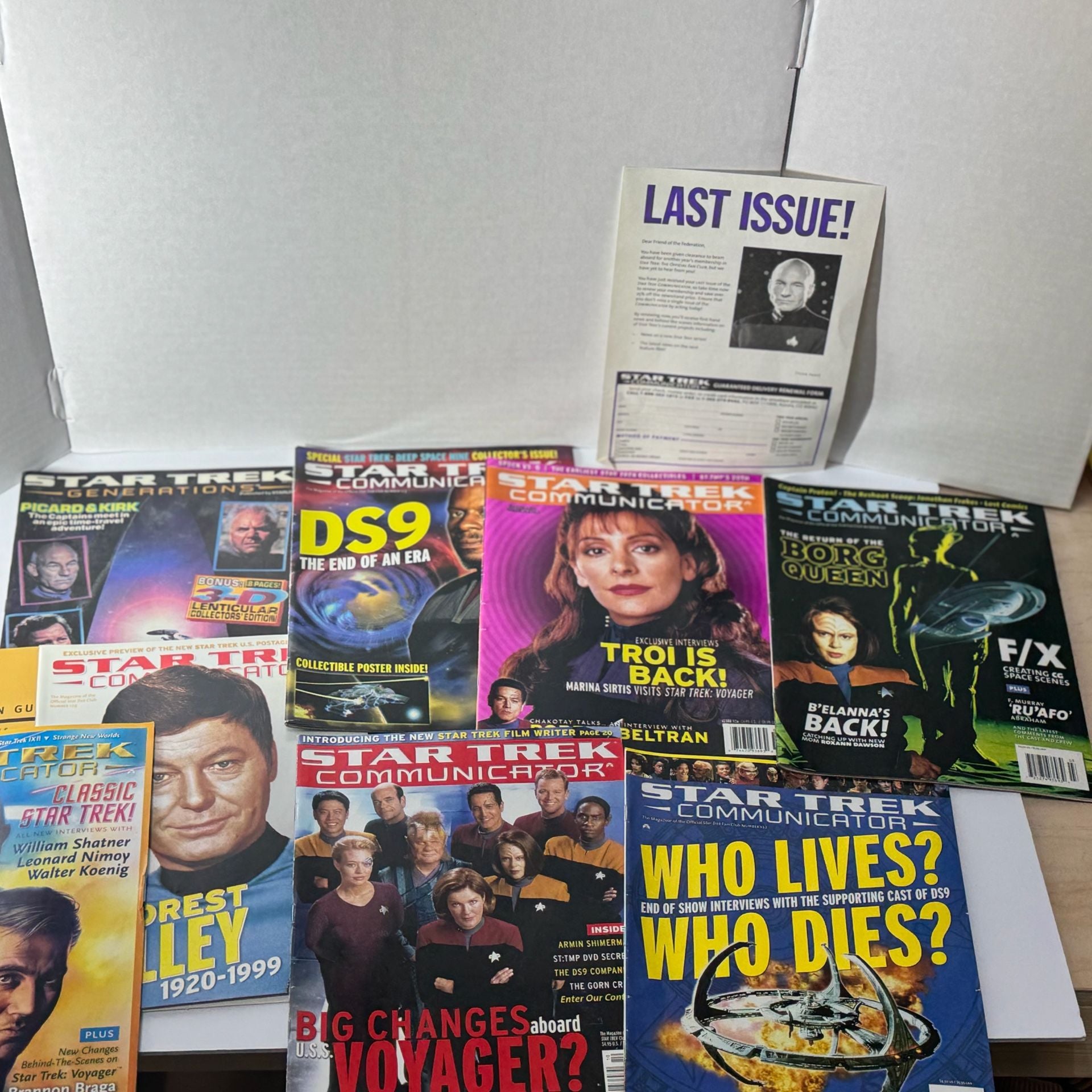 Lot of Vintage Star Trek Communicator Fan Club Magazines, books, calendar 9