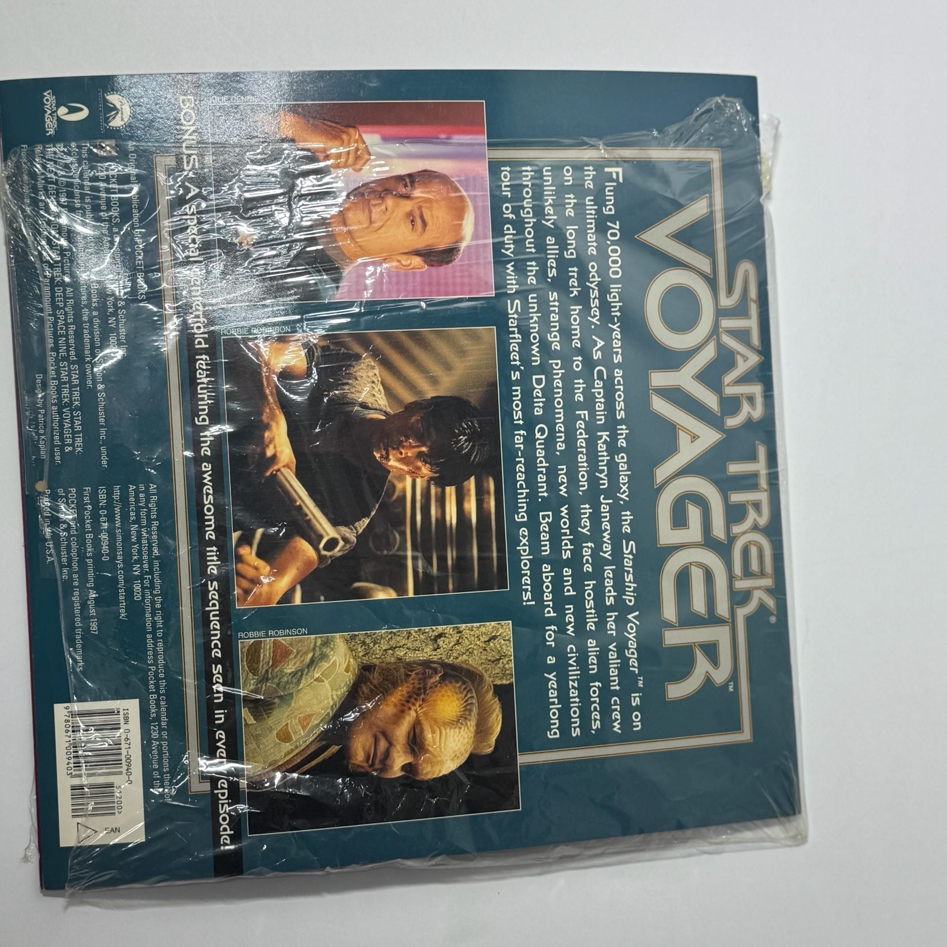 Lot of Vintage Star Trek Communicator Fan Club Magazines, books, calendar 20