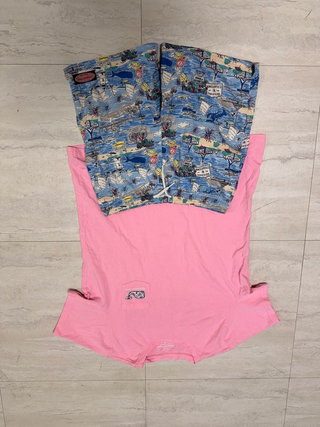 Vineyard Vines Men's Pink Whale Logo Pocket T-Shirt and Edgartown Print Swim Trunks Set 1