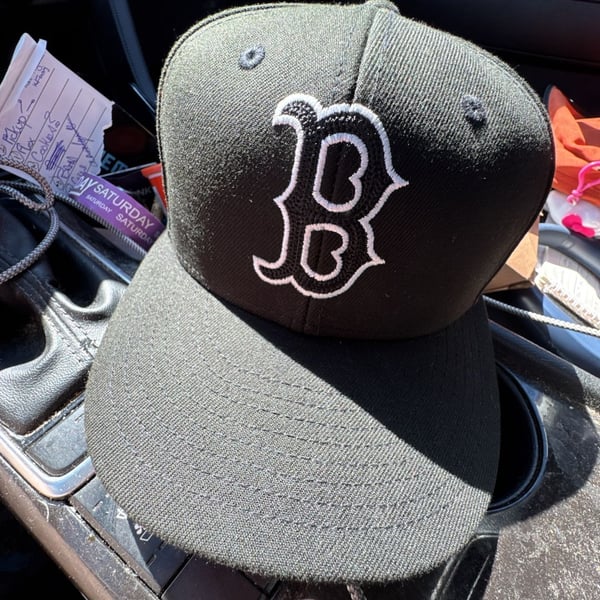 New Era Boston Red Sox 59FIFTY Fitted Cap Black with Patch Details
