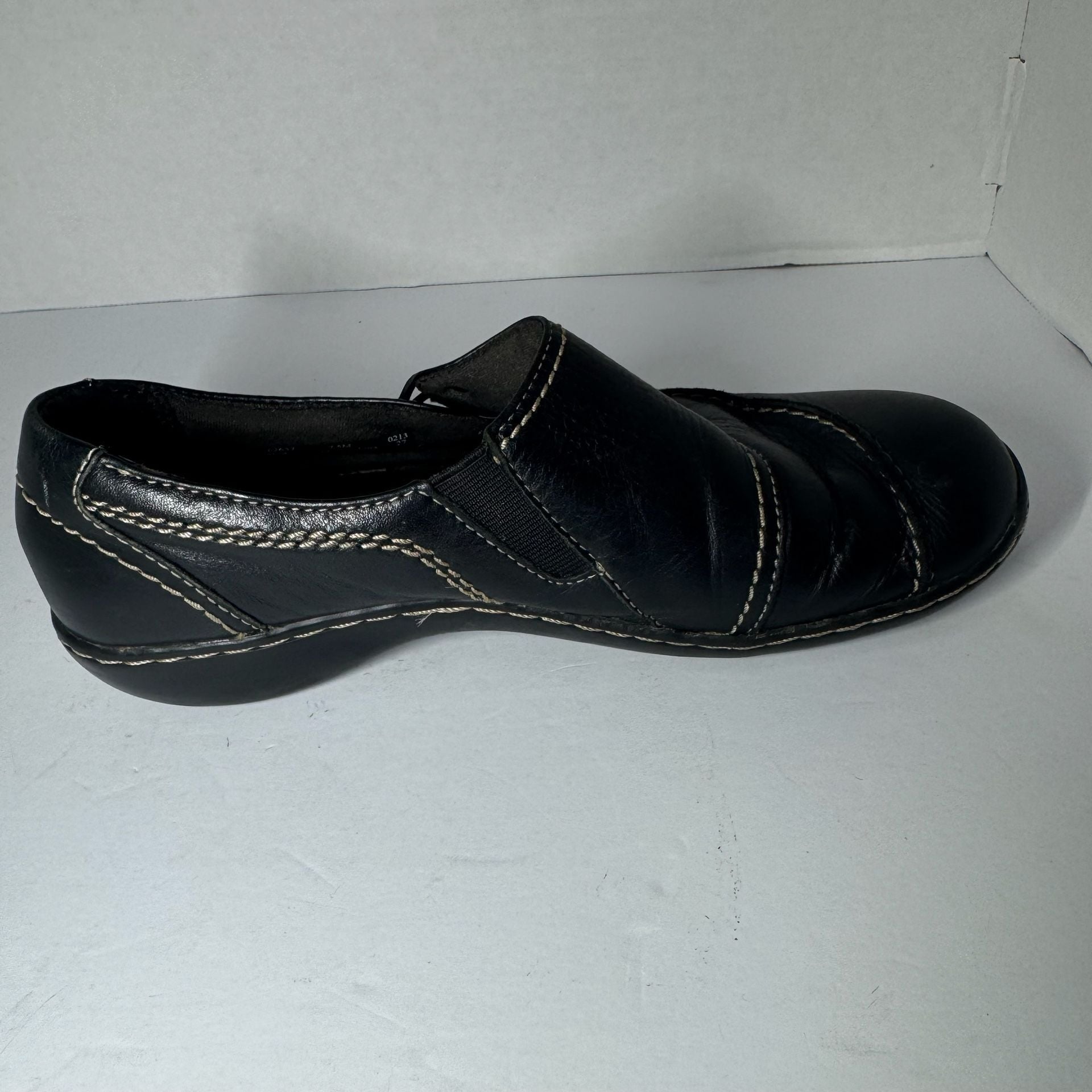 Clarks Ashland Alpine Women's Black Leather Slip-On Loafers 16