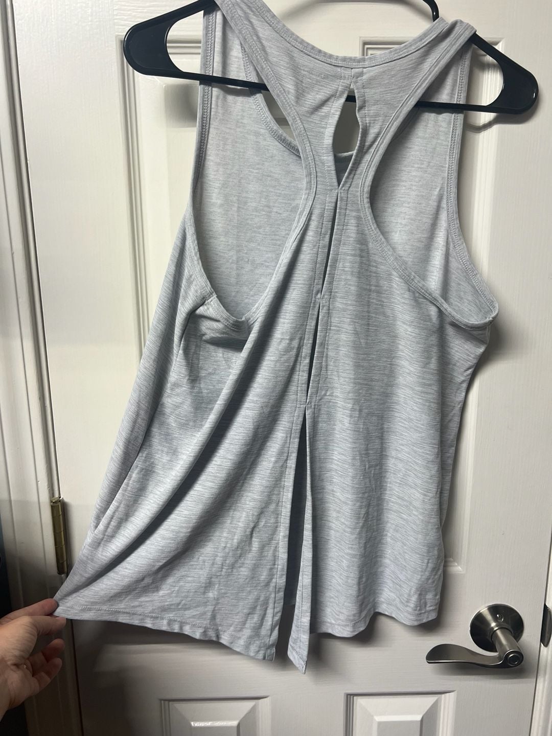 Old Navy Active Breathe On Women's Open-Back Yoga Tank Top Grey 3