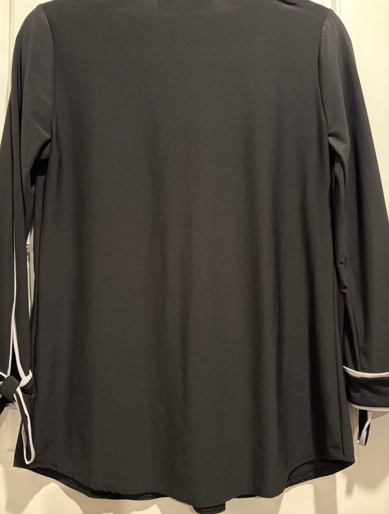 White House Black Market Bow-Cuff Contrast V-Neck Blouse 10