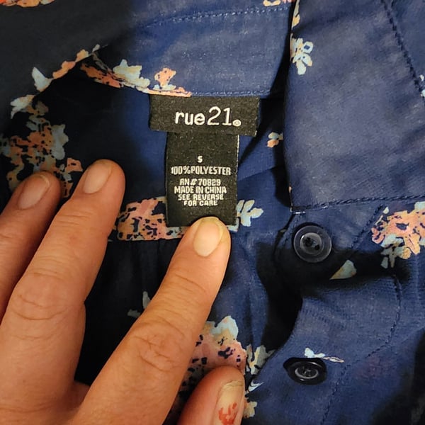 rue21 Women's Blue Floral Sleeveless Button-Up Blouse