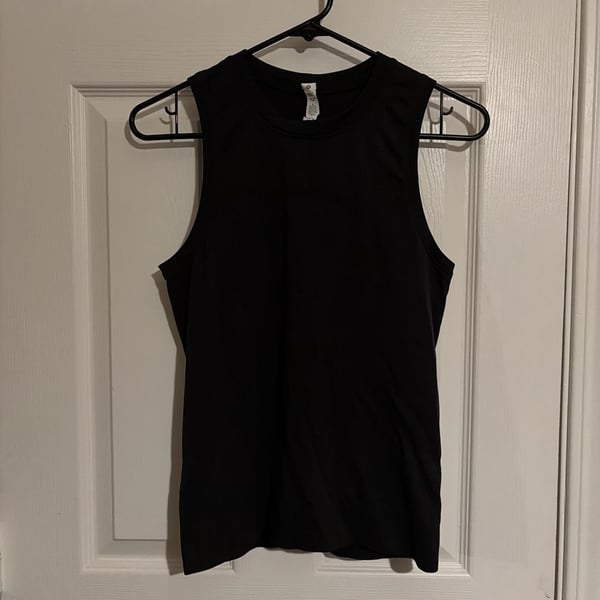 Lululemon Women's Sleeveless Workout Tank Top in Black