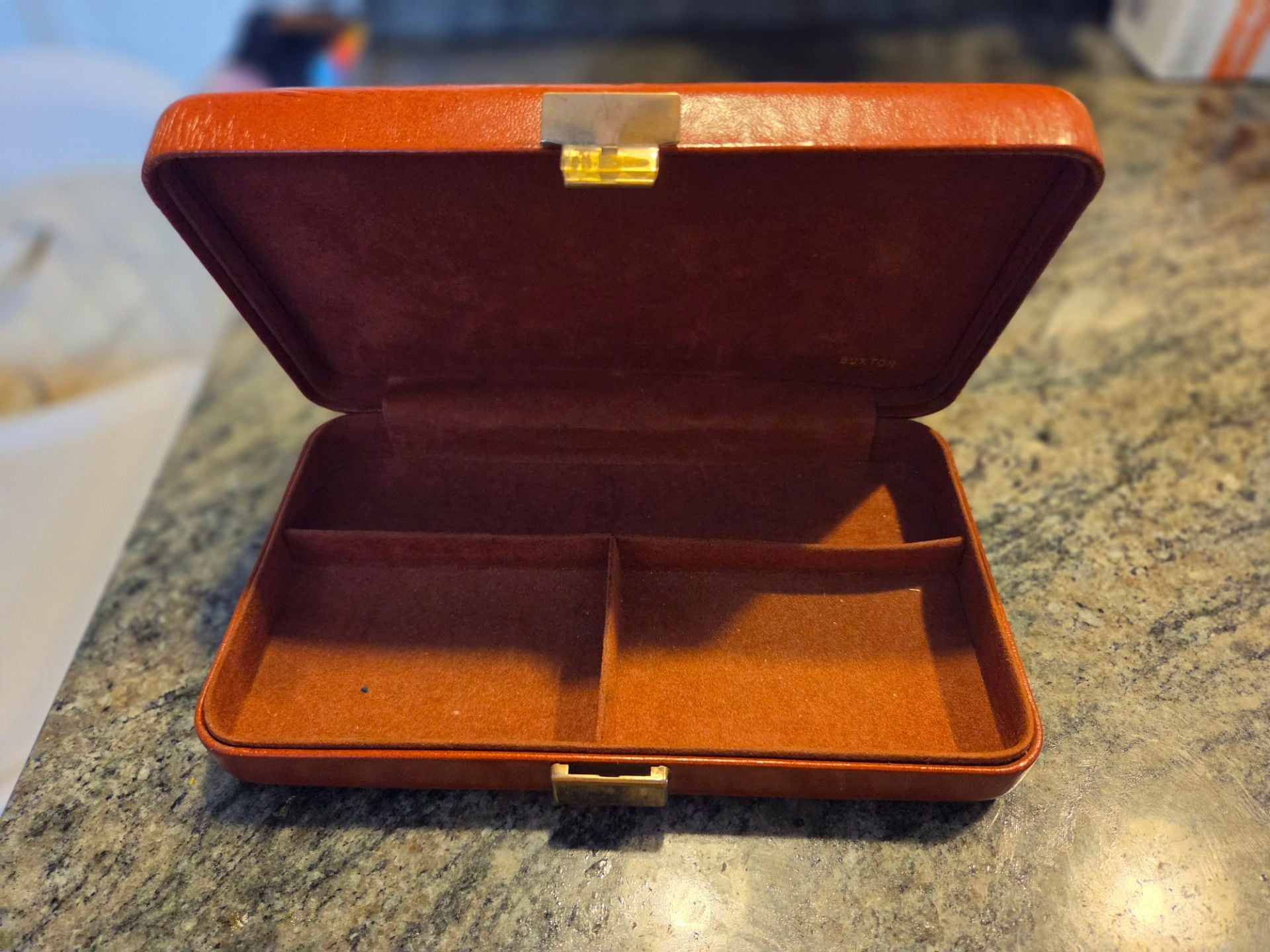Vintage Buxton Saddle Cowhide Leather Travel Jewelry or Vanity Case 3