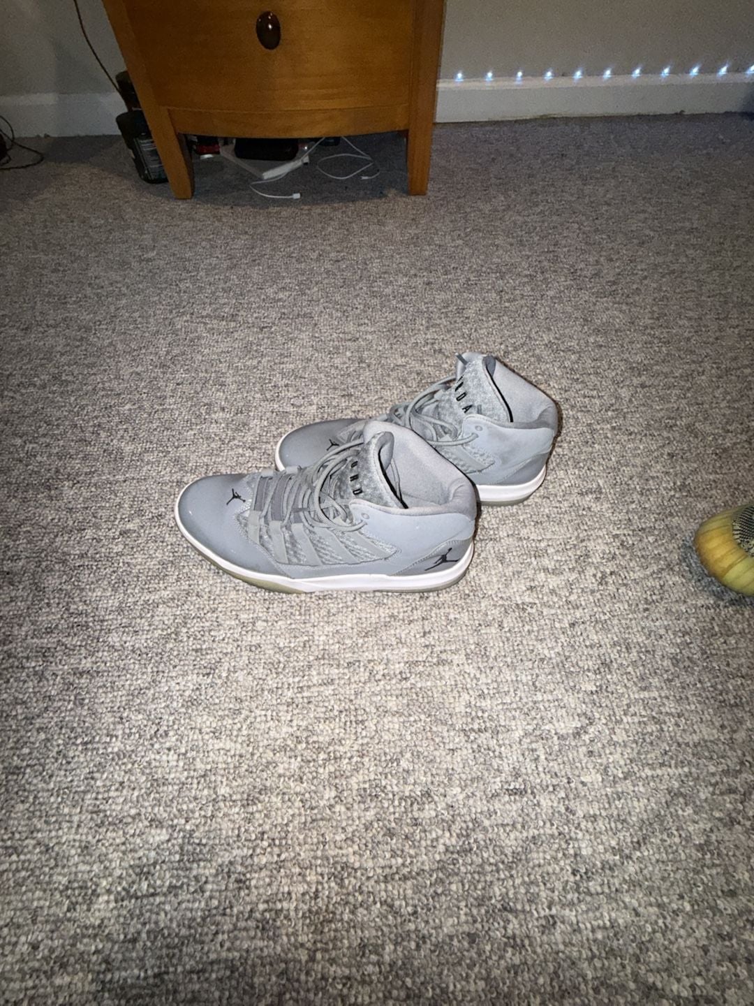 Size 13 Jordan Max Aura 'Cool Grey' Basketball Sneakers (AQ9084-010) 3