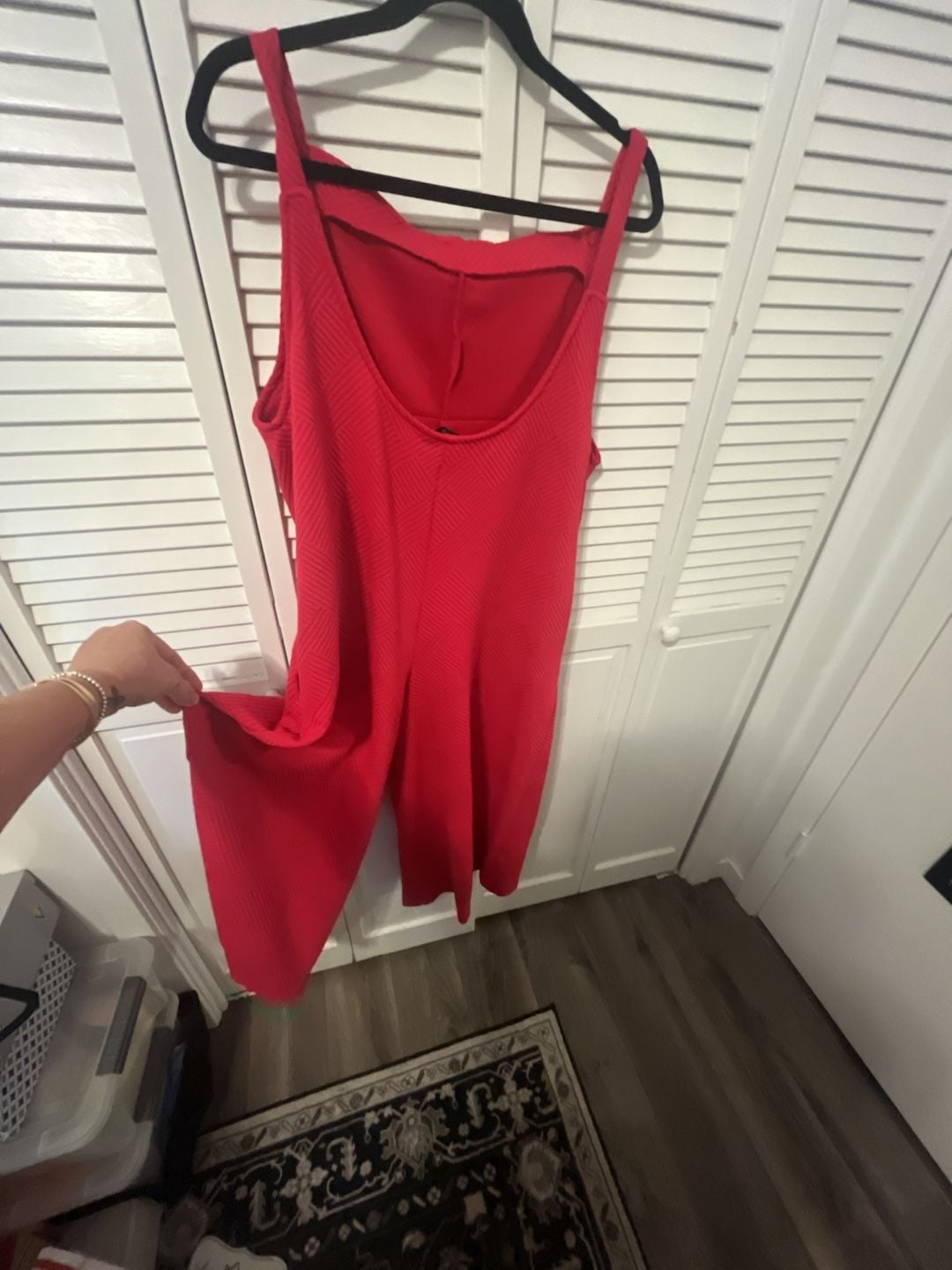 See and Be Seen Red Textured Sleeveless Jumpsuit Size Large 2