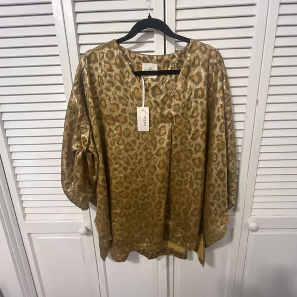 Umgee Metallic Leopard Print V-Neck Kimono Blouse