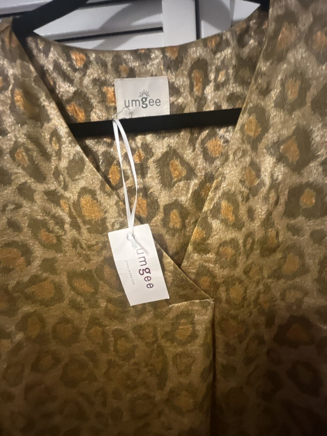 Umgee Metallic Leopard Print V-Neck Kimono Blouse 2