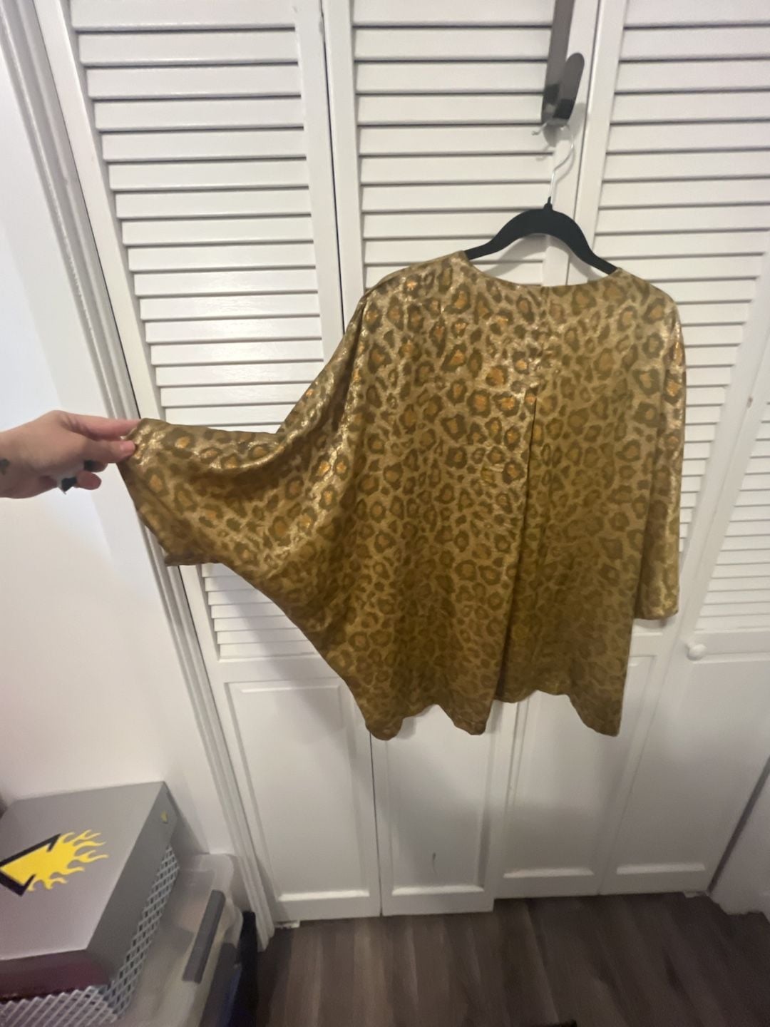 Umgee Metallic Leopard Print V-Neck Kimono Blouse 3