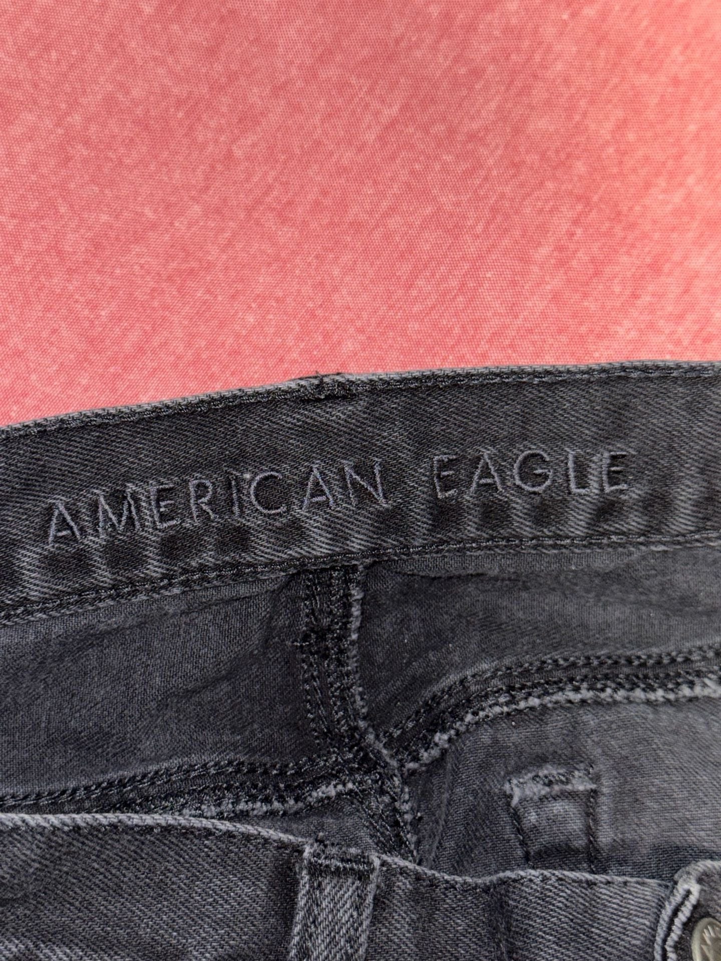 American Eagle Outfitters Women's Black Denim Ripped Frayed Hem Shorts Size 0 7