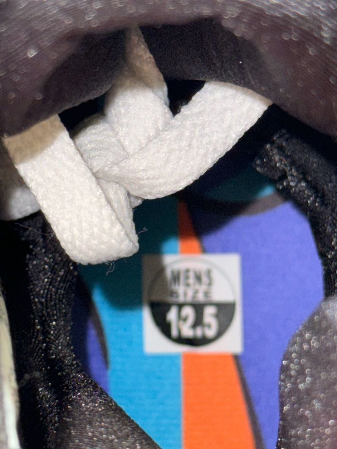 Air Jordan 8 Retro 'Bugs Bunny' 2025 Release 9