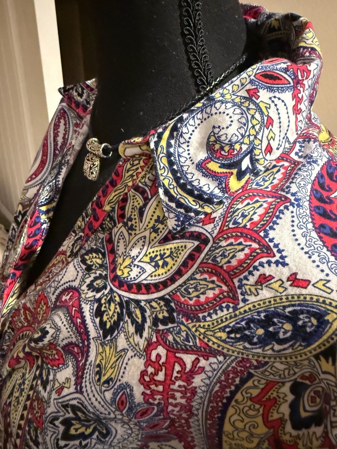 Dana Buchman Women's Paisley Print Button-Down Collared Shirt Sz.L 7