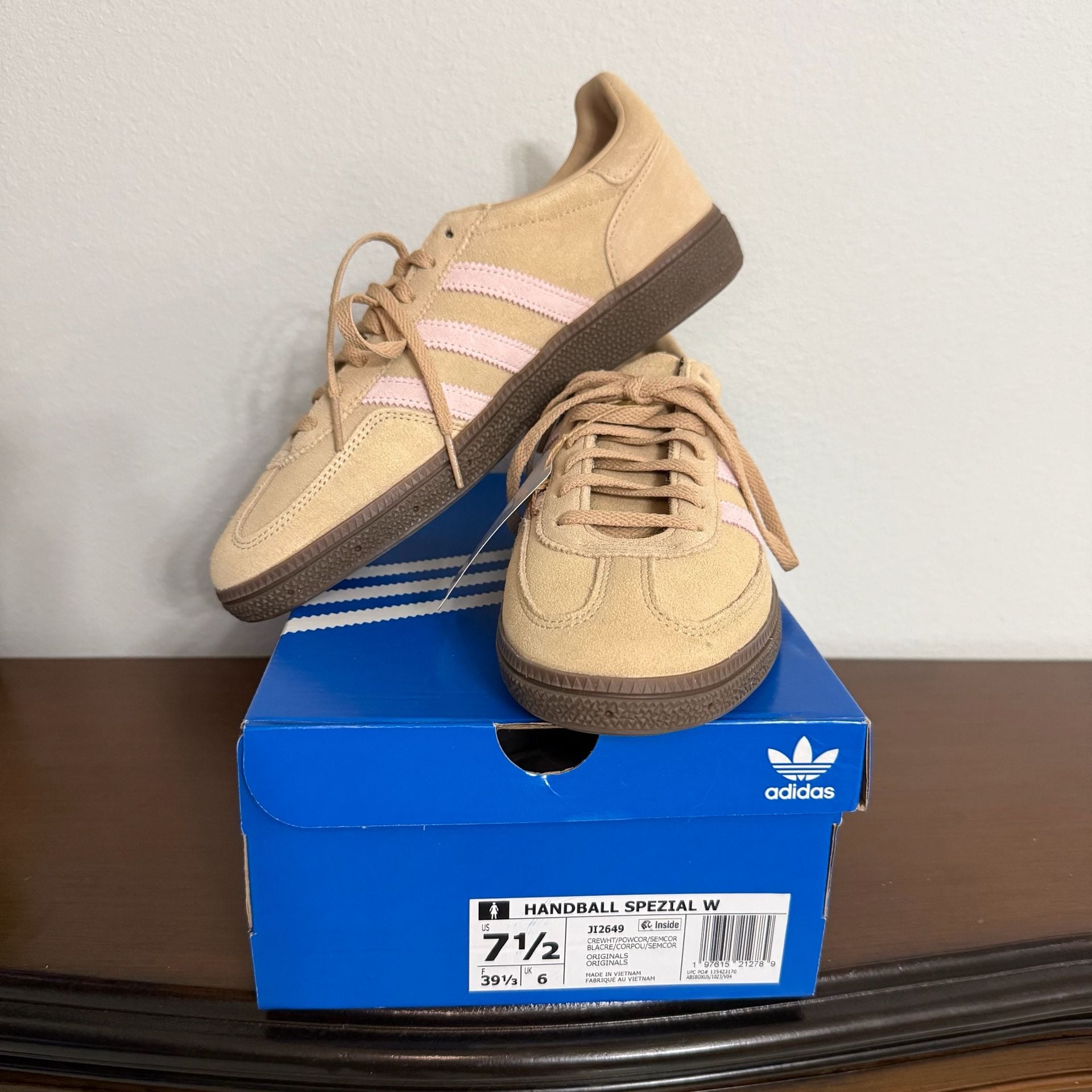 adidas Handball Spezial Women's Sneakers Warm Sandstone/Clear Pink Women sz 7.5 12