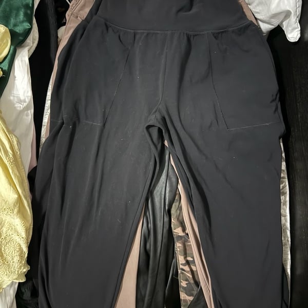 Athleta Salutation Jogger in Powervita Black Women's Size Small