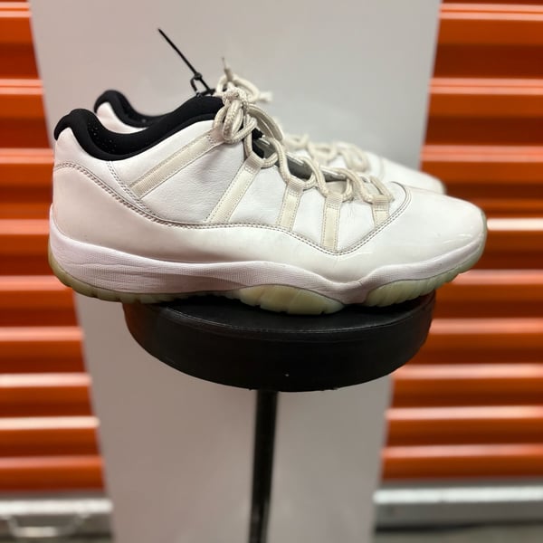 Air Jordan 11 Retro Low 'Legend Blue' Sneakers