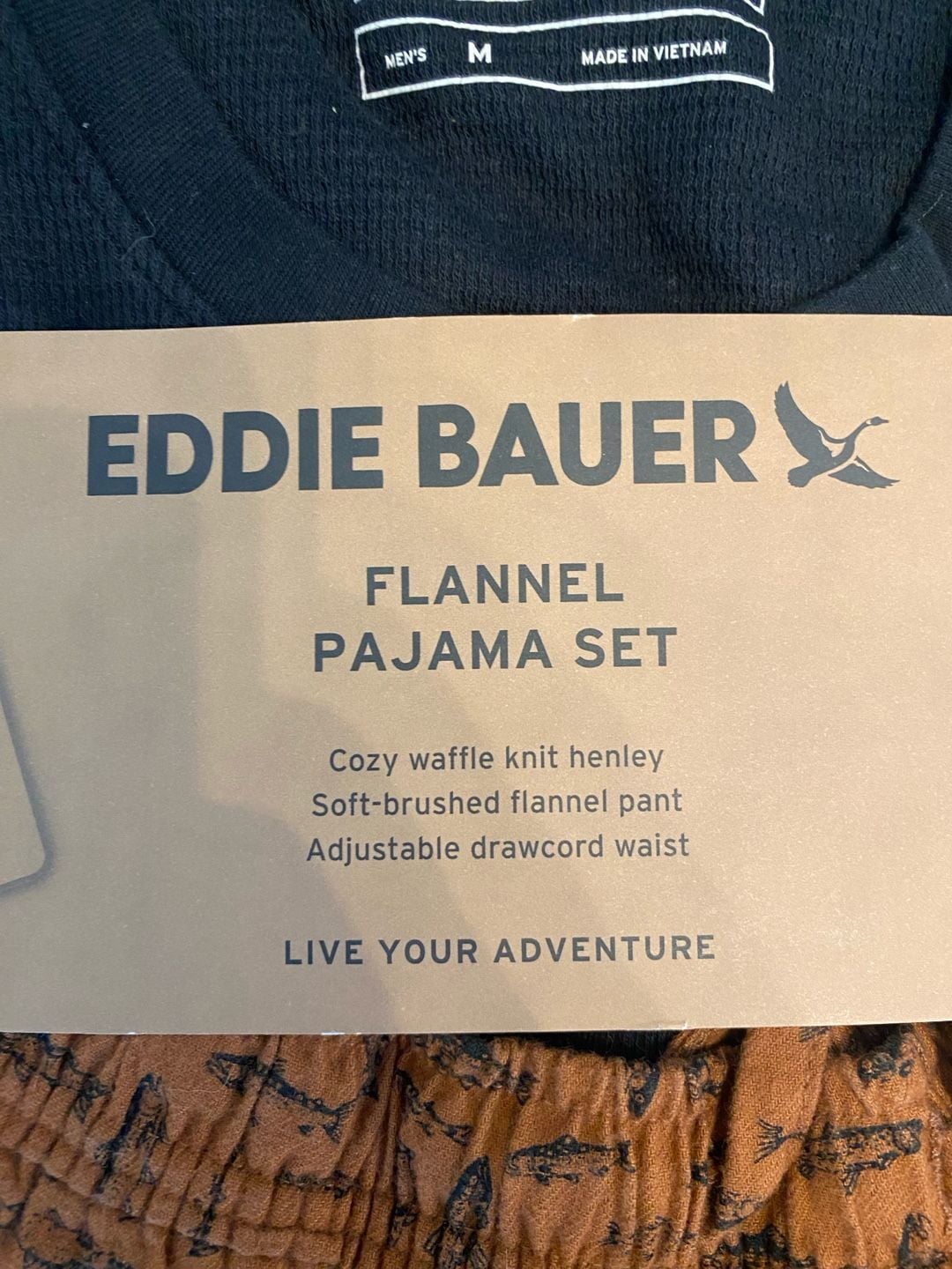 Eddie Bauer Men's 2-Piece Flannel Pajama Set with Waffle Knit Henley and Fish Print Pants 3