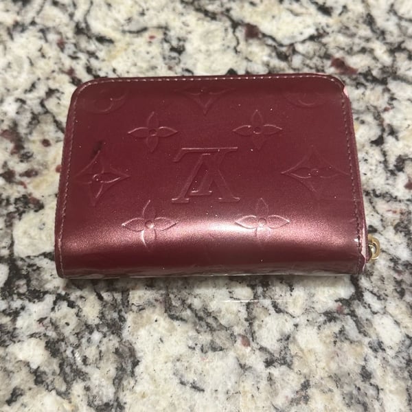 Louis Vuitton Vernis Amarante Zip Coin Purse Wallet Date Code SN2068
