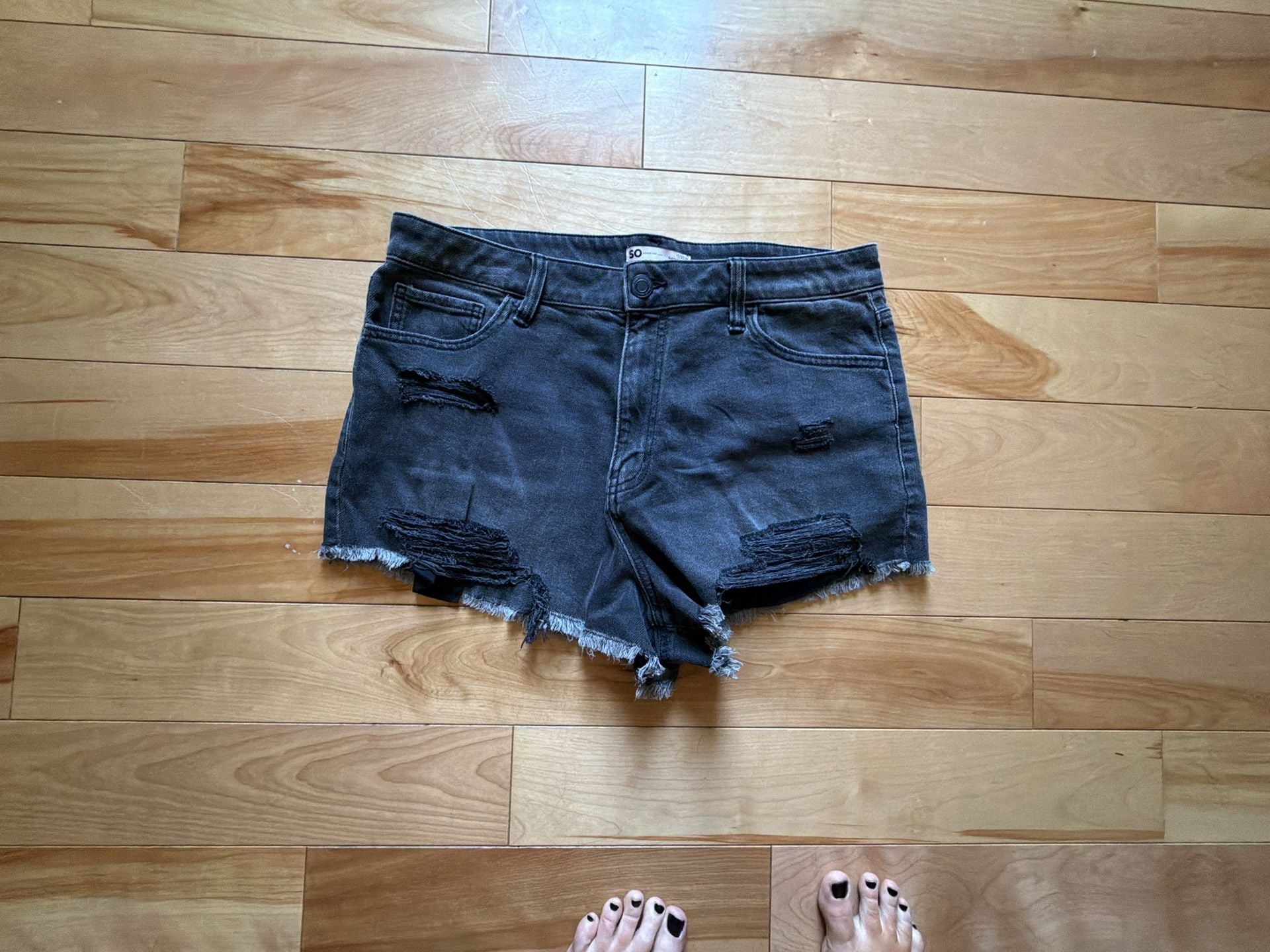 Size 17 SO Distressed Black Denim Raw Hem Shorts 2