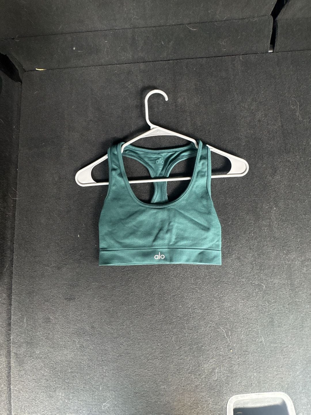 Alo Yoga Seamless Ribbed Racerback Sports Bra in Emerald Green 1