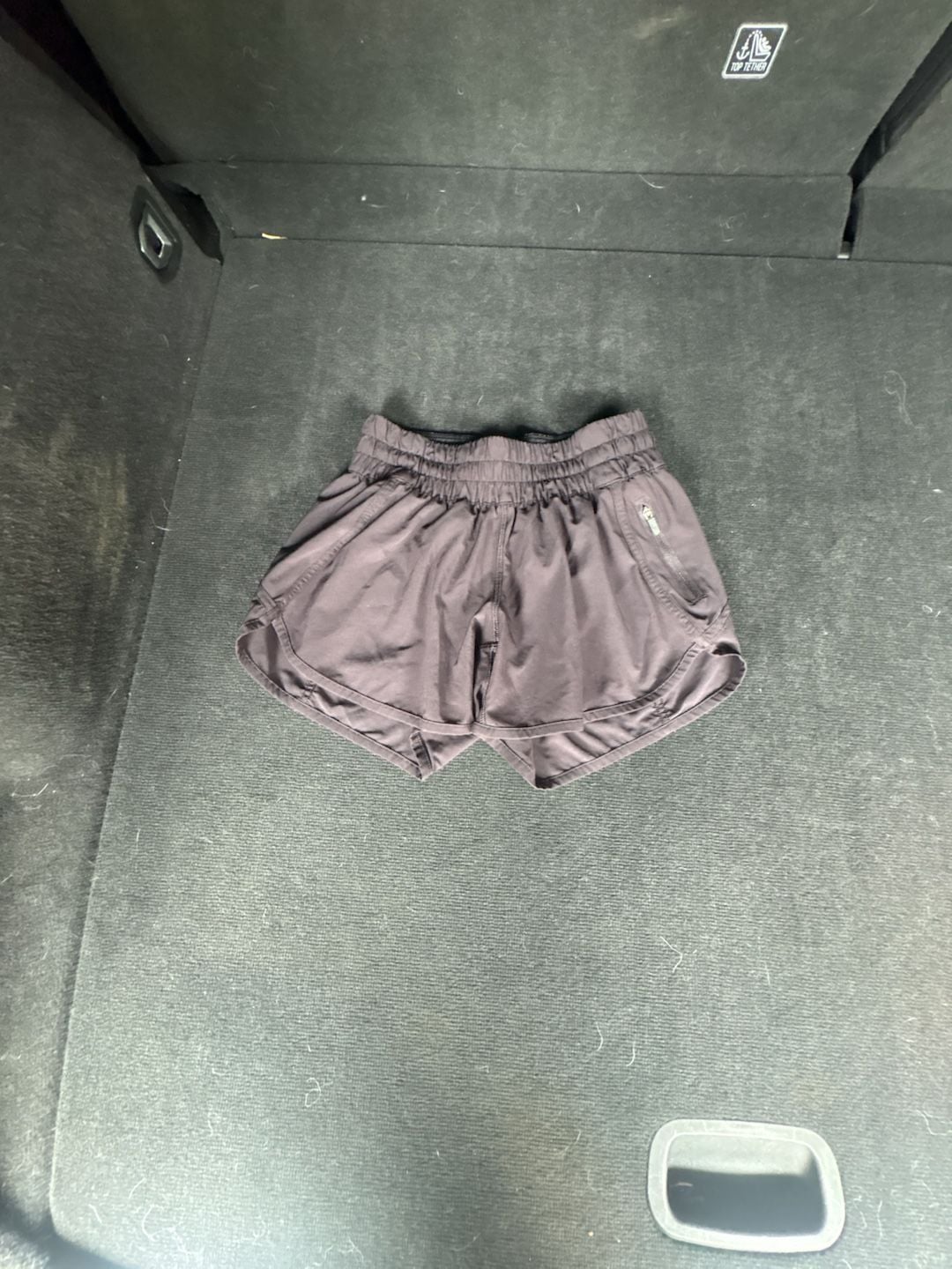 lululemon Tracker Short V 4 Inch 1