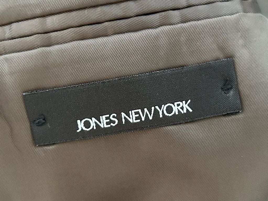 Jones New York Men's 2-Piece Wool Blend Suit 4