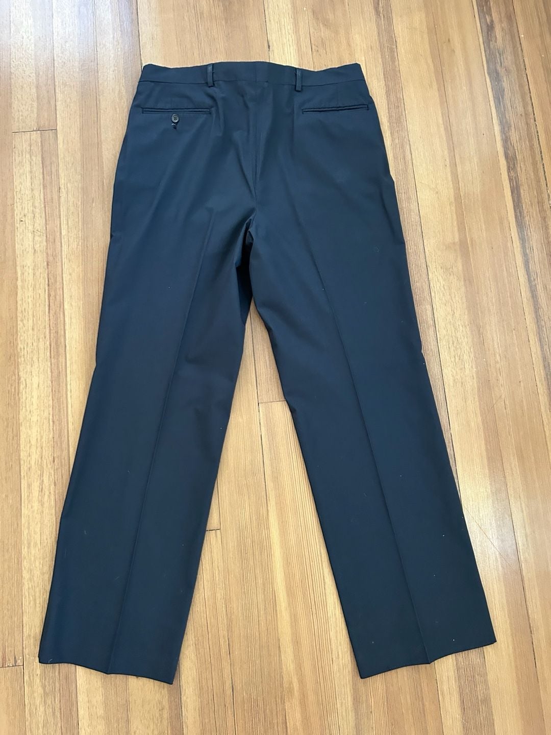 JoS. A. Bank Clothiers Men's Two-Piece Navy Blue Suit 10