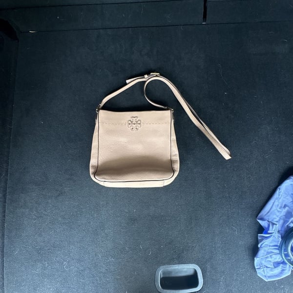 Tory Burch McGraw Swingpack Crossbody Bag in Devon Sand