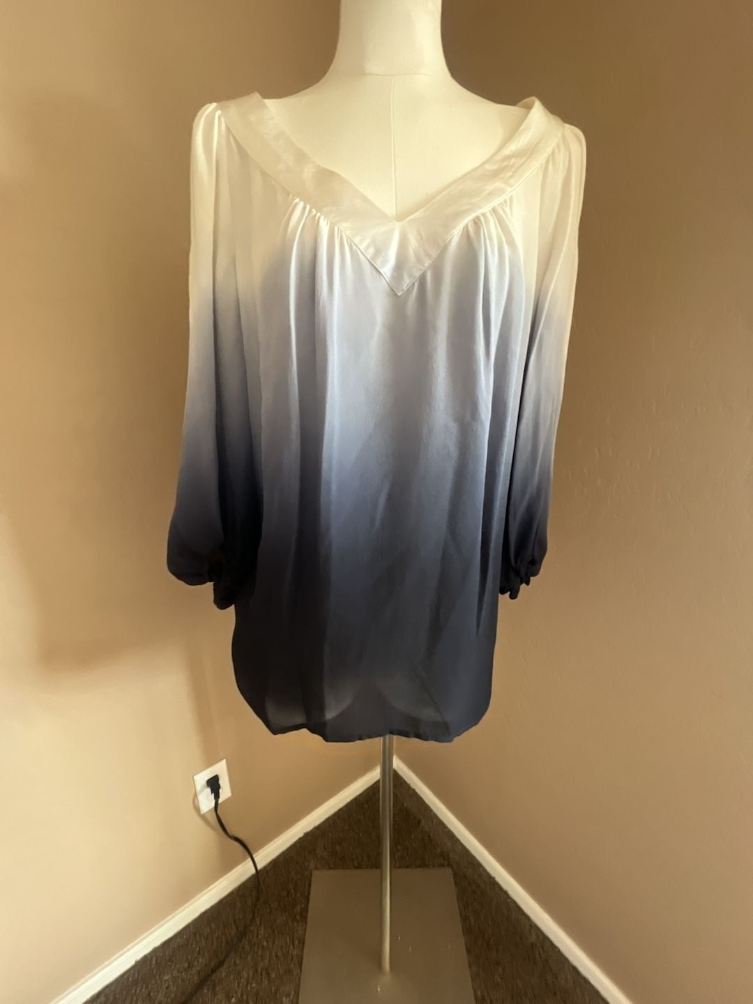 Karen Kane 100% Silk Ombre V-Neck Long Sleeve Blouse 1
