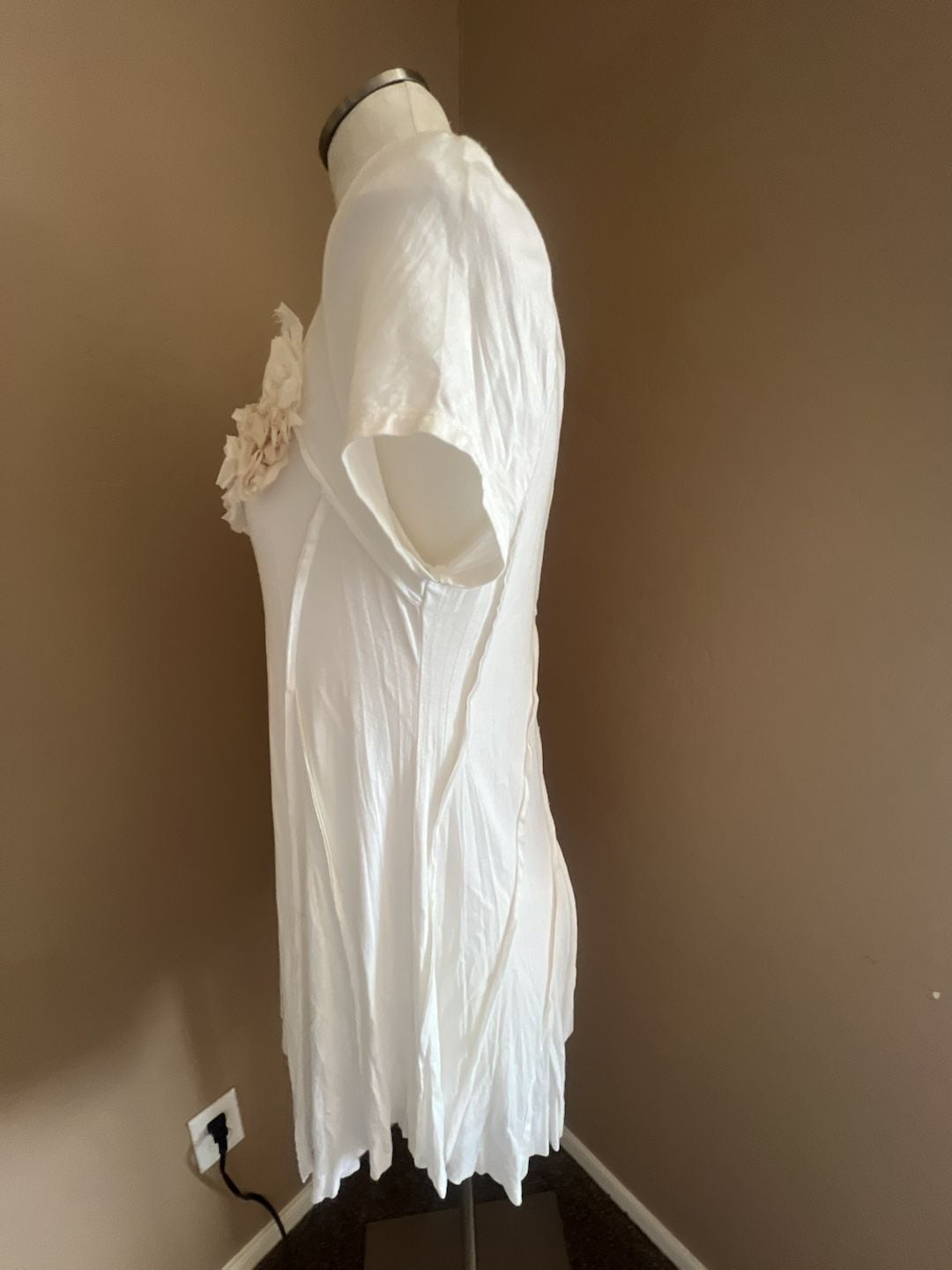 Karen Kane Women's White Embellished Ruffle Front Cap Sleeve Tunic Top 5