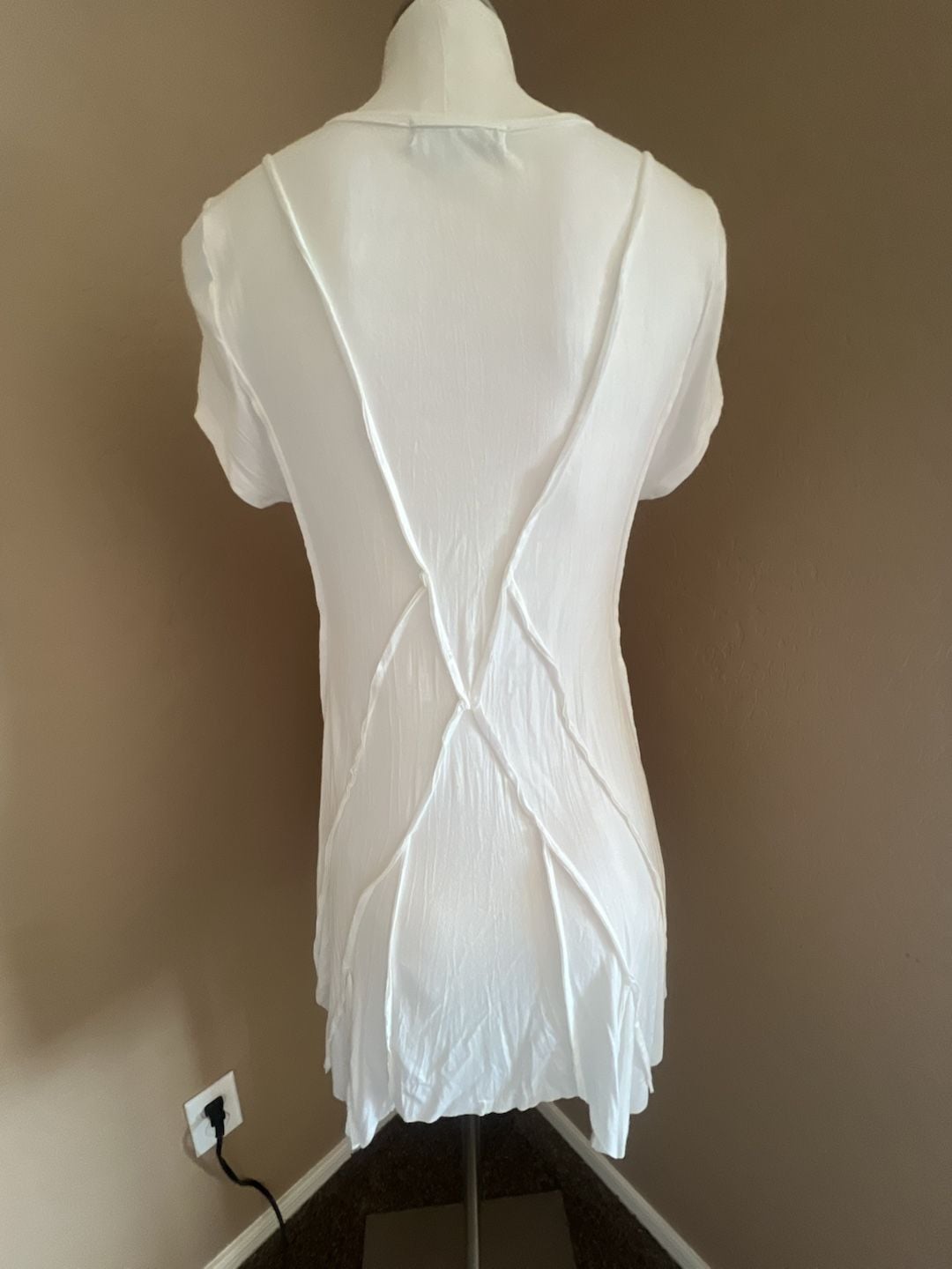Karen Kane Women's White Embellished Ruffle Front Cap Sleeve Tunic Top 6