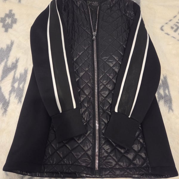 Michael Kors Women's Quilted Bomber Jacket with Contrast Stripe Sleeves.

*Estimated value is $85 on sellraze*