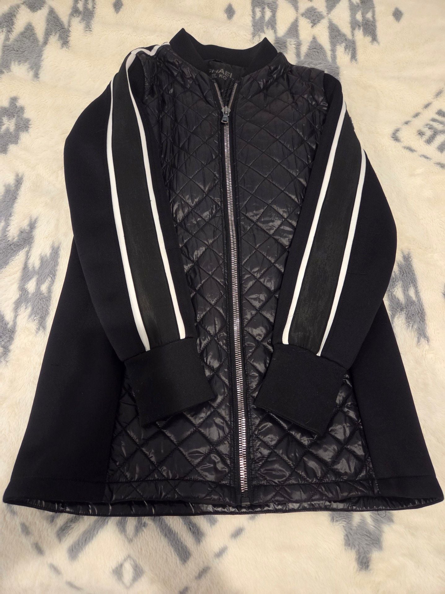 Michael Kors Women's Quilted Bomber Jacket with Contrast Stripe Sleeves.
*Estimated value is $85 on sellraze* 5