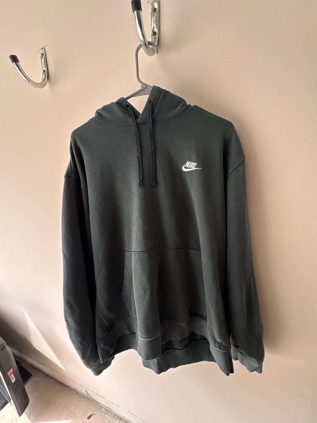 Green Nike hoodie lightly worn 2