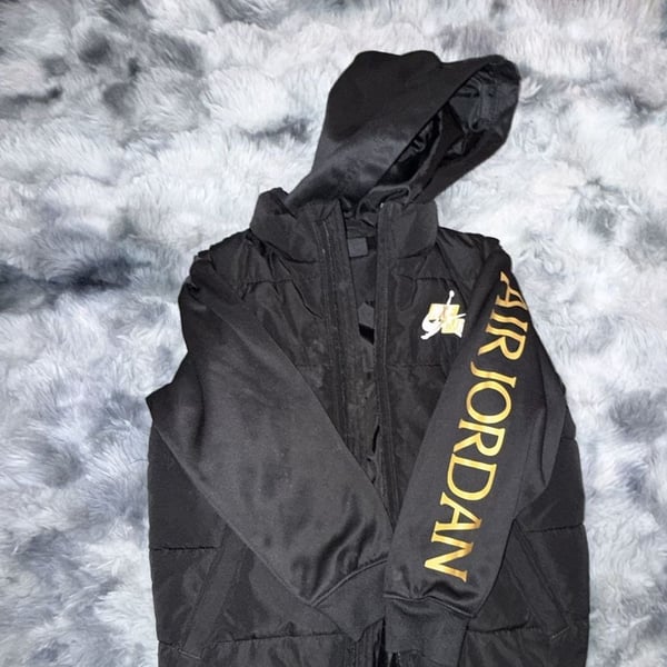 Air Jordan Boys' Hooded Puffer Vest Jacket Black with Gold Logo