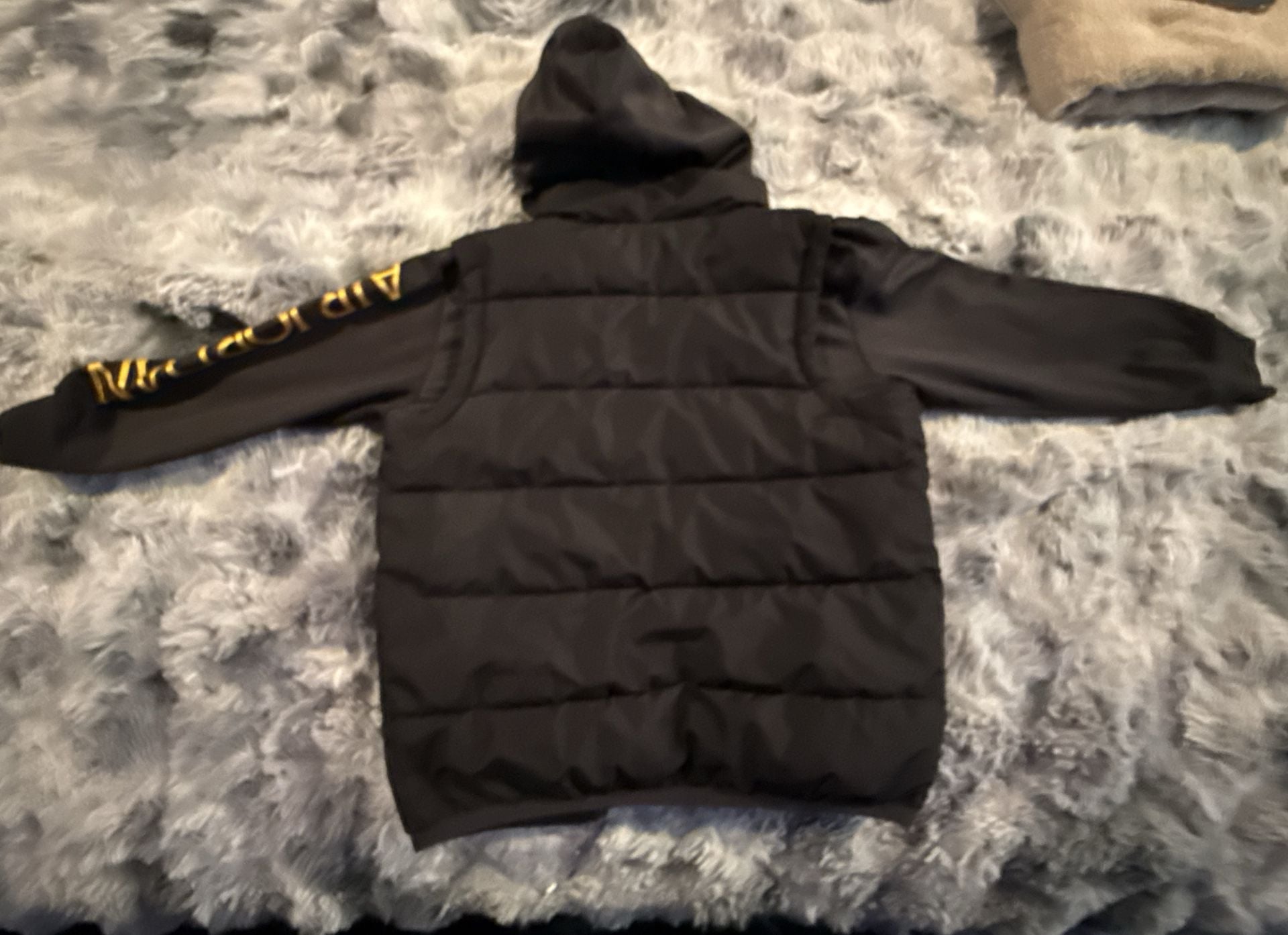 Air Jordan Boys' Hooded Puffer Vest Jacket Black with Gold Logo 2