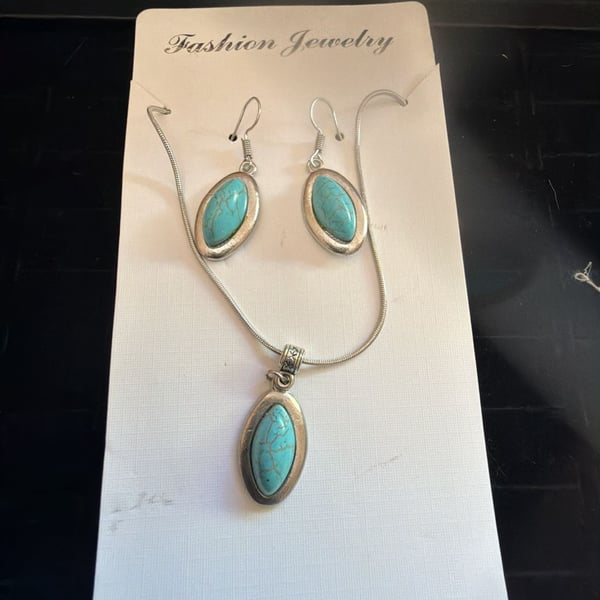 Fashion Jewelry Silver Tone Faux Turquoise Marquise Necklace and Earring Set