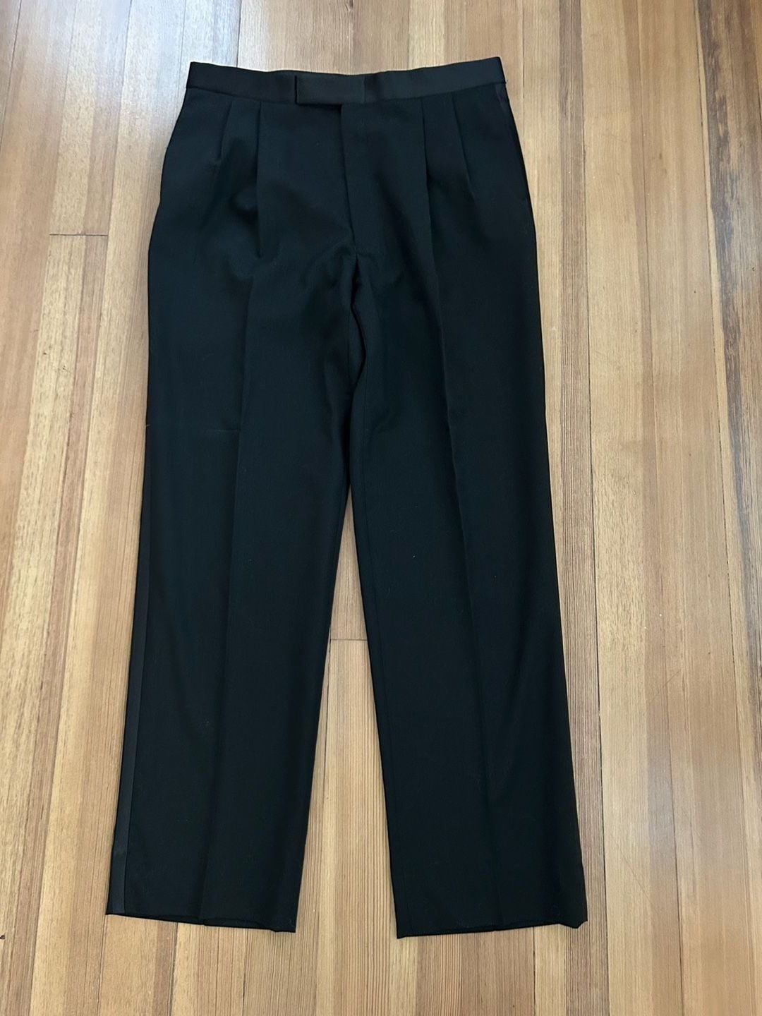 Jones New York Men's 100% Wool Black 3 Piece Tuxedo Suit 8