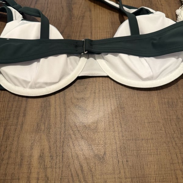 Cupshe Underwire Bikini Top Dark Green and White Size M
