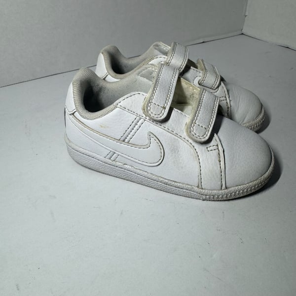 Nike Court Royale TDV Toddler Hook-and-Loop Sneakers White 833537-102