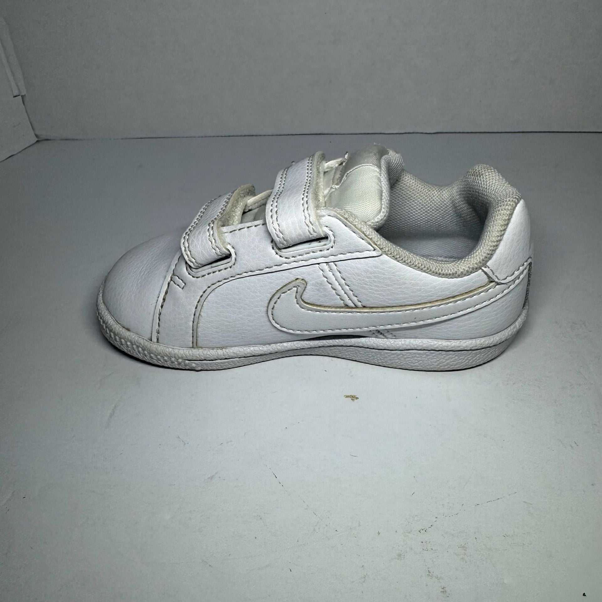Nike Court Royale TDV Toddler Hook-and-Loop Sneakers White 833537-102 9