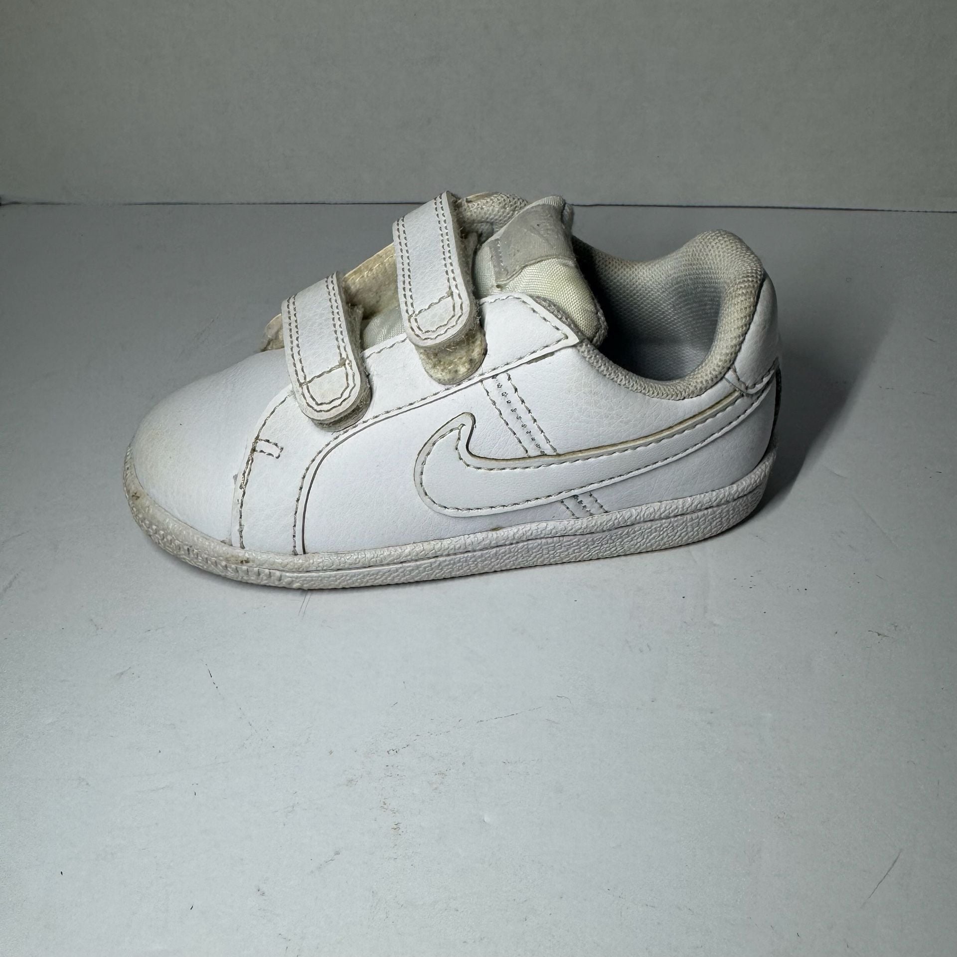 Nike Court Royale TDV Toddler Hook-and-Loop Sneakers White 833537-102 11