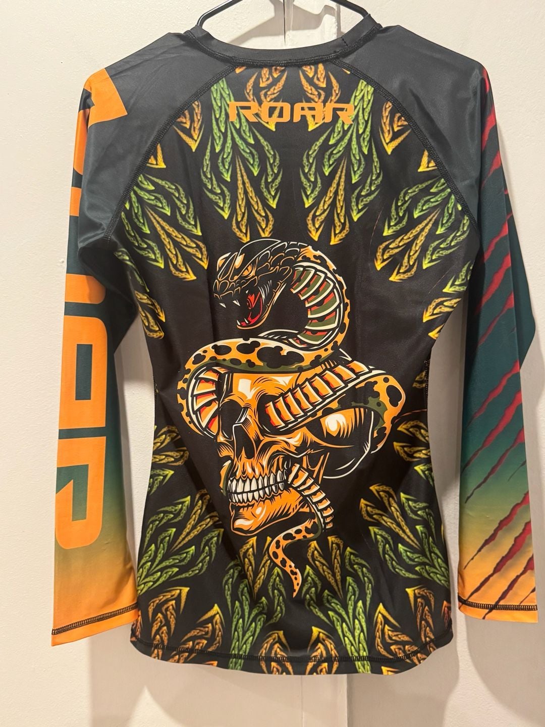 ROAR Ladies MMA Rash Guard Lion Snake Long Sleeve Compression Shirt 4