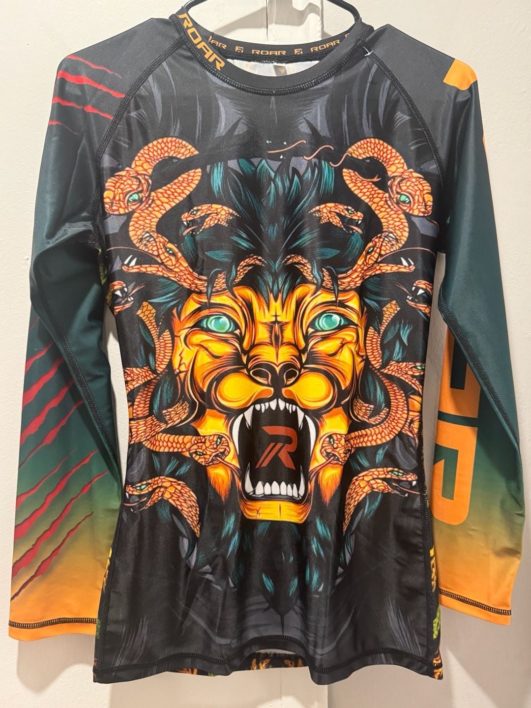 ROAR Ladies MMA Rash Guard Lion Snake Long Sleeve Compression Shirt 5