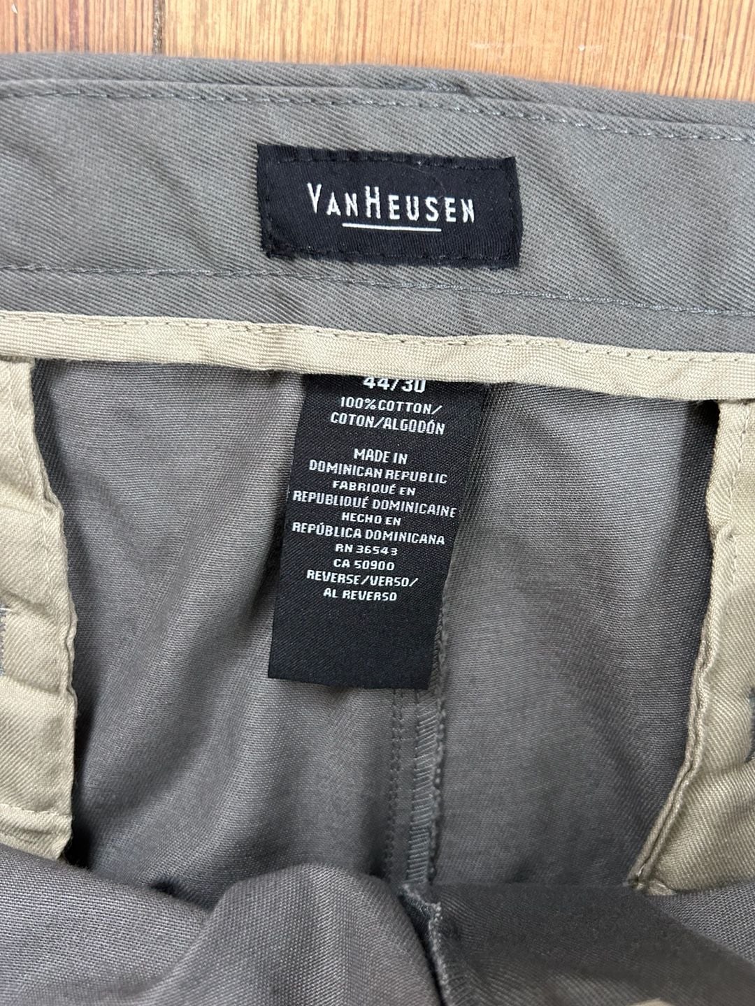 Van Heusen Men's 100% Cotton Flat Front Casual Chino Pants Olive Green 44x30 4