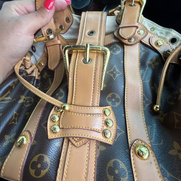 Louis Vuitton Theda GM